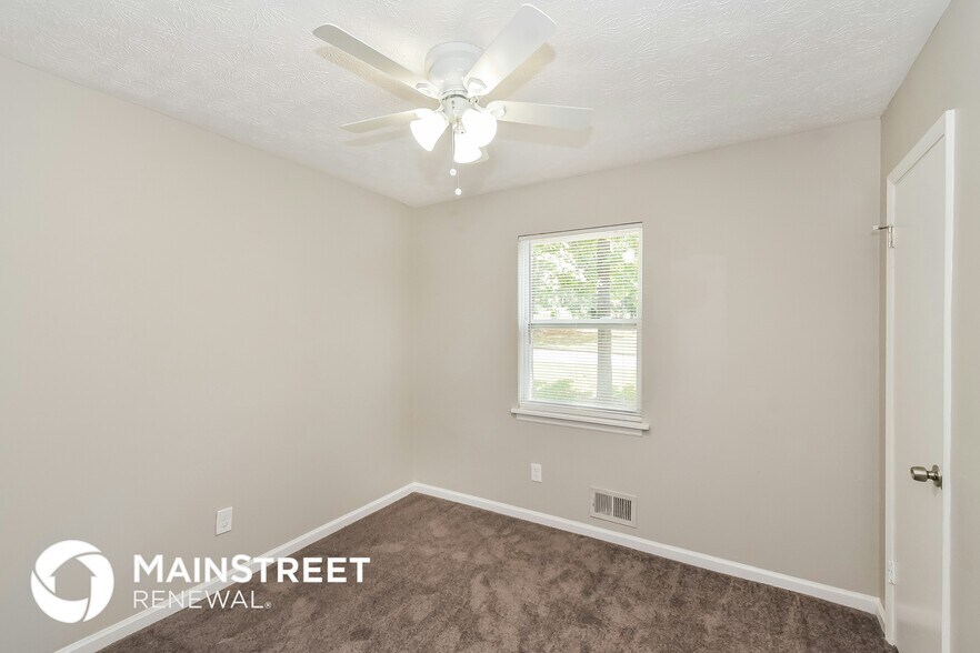 Building Photo - 144 Hamlet Ct