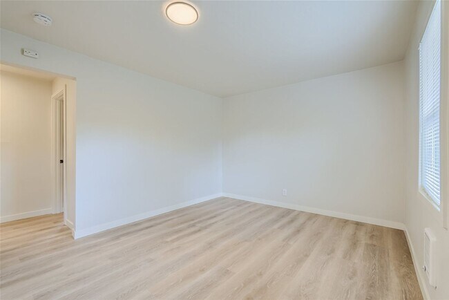 Building Photo - New Price!! Newly Remodeled 2BR/1BA House ...