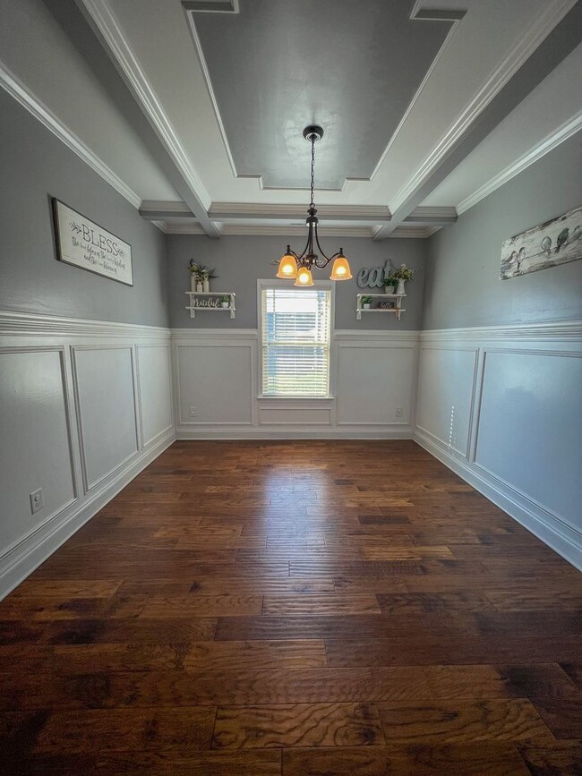 Building Photo - Short Term Leases Options! Gorgeous 5 Bedr...