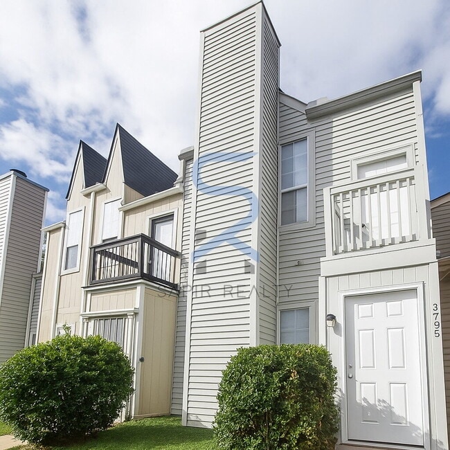 Building Photo - 3795 London Dr
