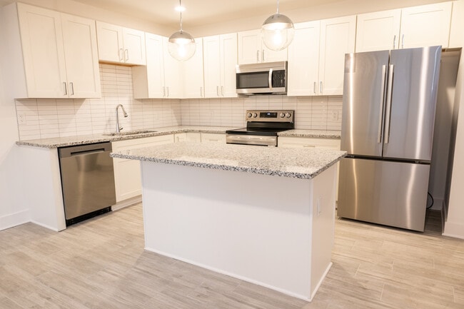 2104 | Kitchen - ArriveKC Condos