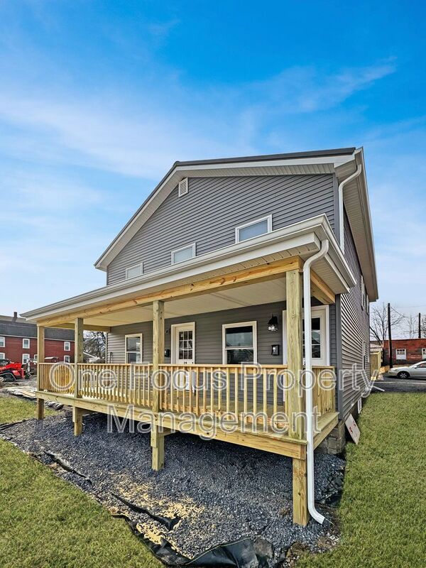 Building Photo - 27 S Highland St