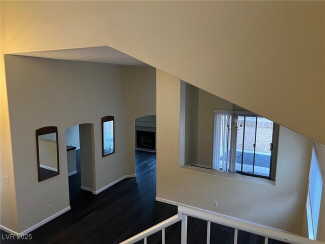 Building Photo - 2121 Sun Swept Way