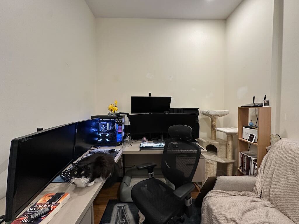 Building Photo - 1414 W Superior St