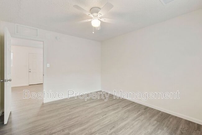 Building Photo - 1324 E Taylor St