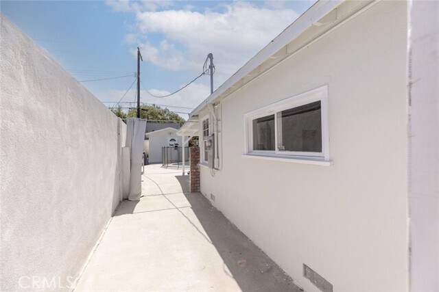 Building Photo - 7940 Stansbury Ave