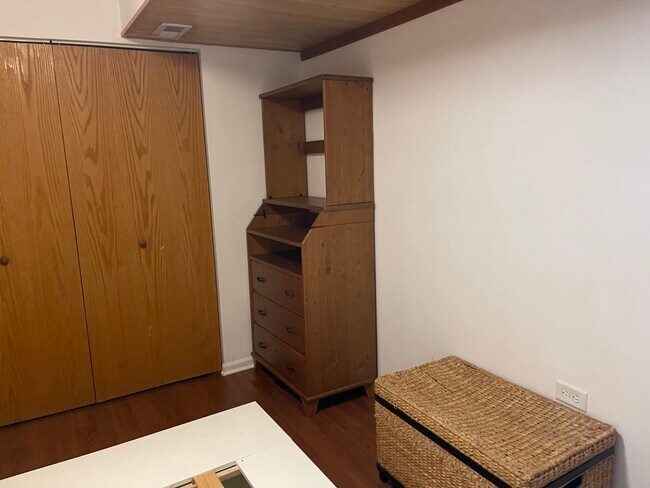 Building Photo - 7825 Banks St