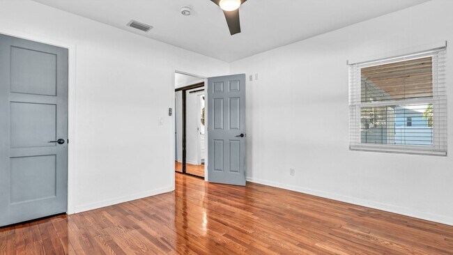 Building Photo - Beautiful S. Tampa 3BR/2BA remodeled home ...