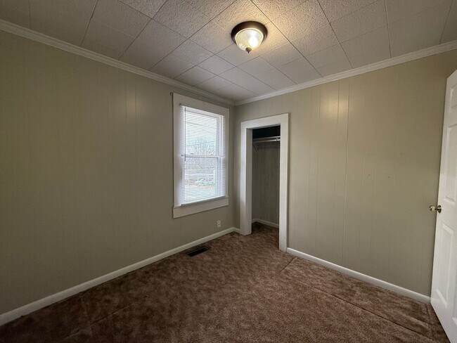 Building Photo - 3 Bedroom 1 Bathroom Home in Greeneville, TN