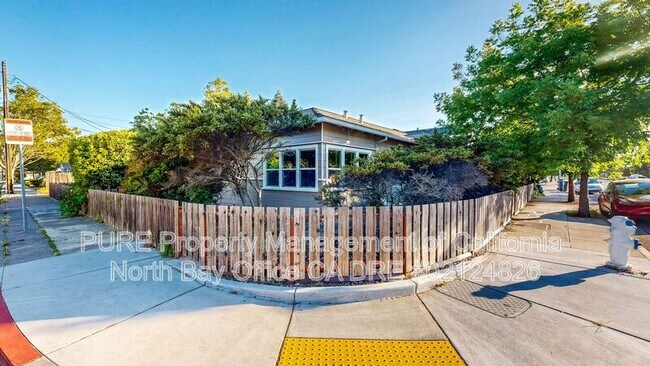 Building Photo - 1430 Sonoma Ave