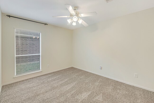 Building Photo - 21930 Bronze Leaf Dr