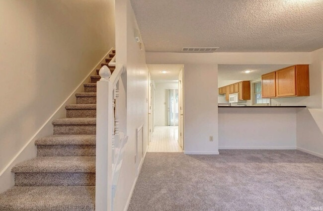 Building Photo - 894 E Sherwood Hills Dr