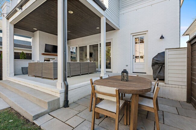 Building Photo - AVAILABLE NOW. High end custom home for lease. $12,500 per month. 6 Bed 6 Bath with Great Outdoor...