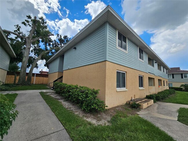 Building Photo - 540 Golden Raintree Pl