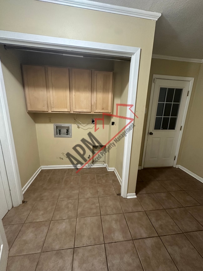 Building Photo - Gorgeous 3 Bedroom House!