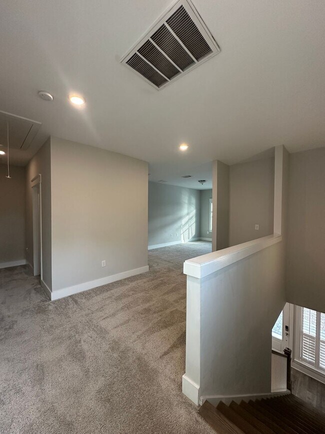 Building Photo - Gorgeous newer 2-Story, 4 bedroom Home in South Walton County