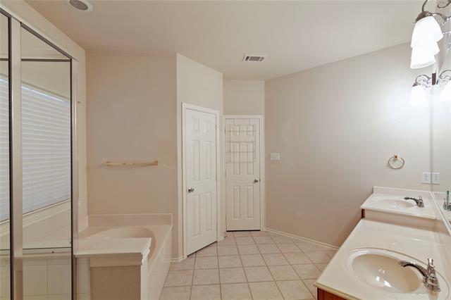 Building Photo - 4540 Bonnywood Dr