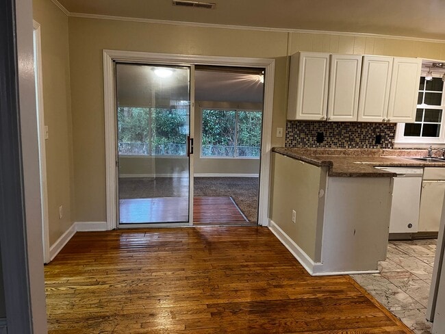 Building Photo - Ranch Style Single Family Home in New Bern