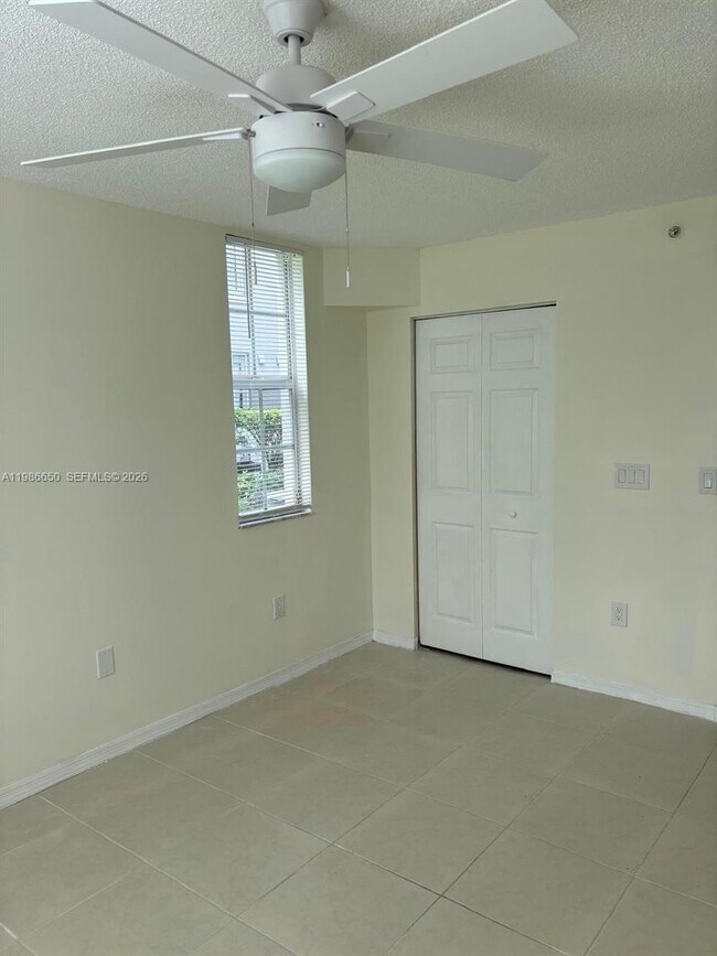 Building Photo - 655 SW 111th Way