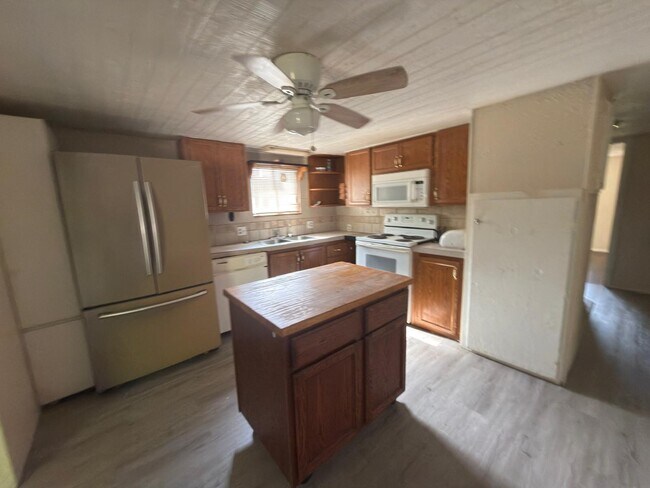 Building Photo - 109 Birchwood Dr