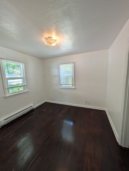 Building Photo - 428 S 10th Ave