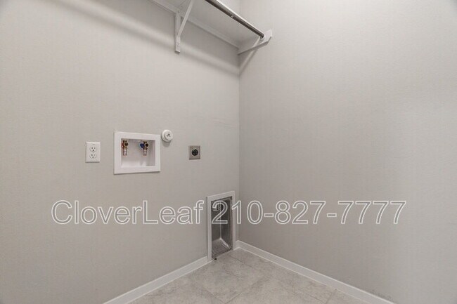 Building Photo - 335 Tempest Trl