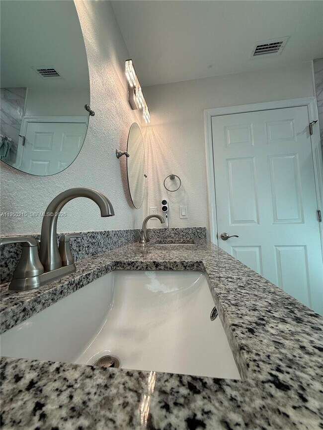 Building Photo - 4103 Loretto Ave