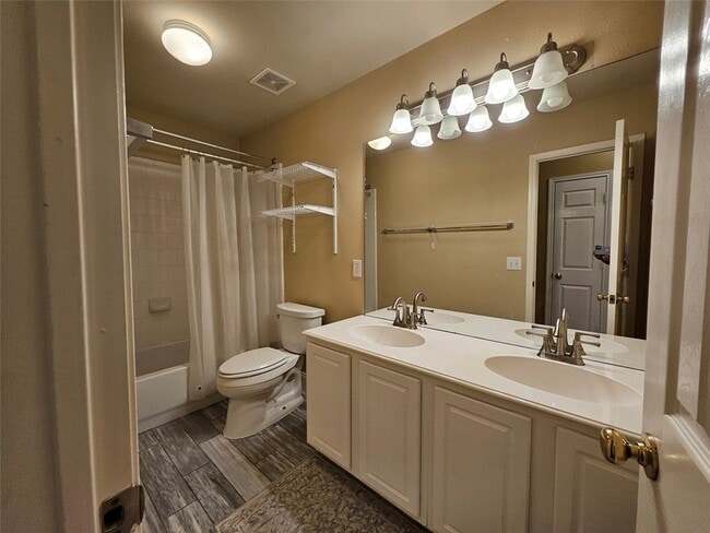 Building Photo - 2813 Gulf Breeze Ct