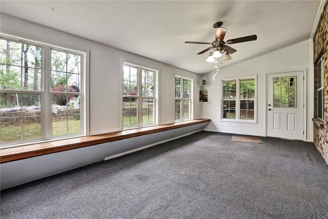 Building Photo - 159 Molly Way