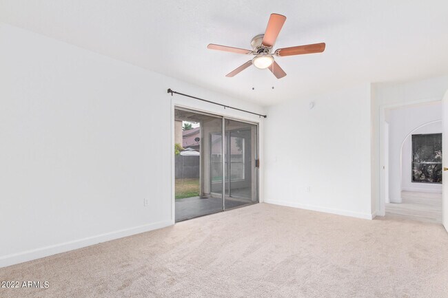 Building Photo - 509 E Rimrock Dr