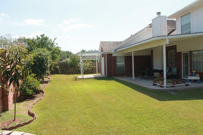 Building Photo - 1723 Monvale Ln