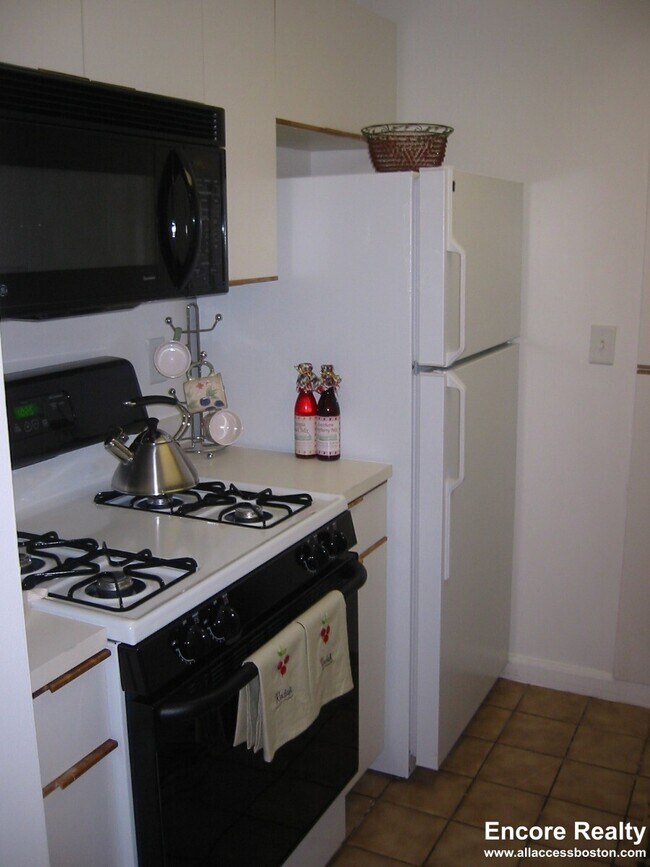 Building Photo - 237 Independence Dr