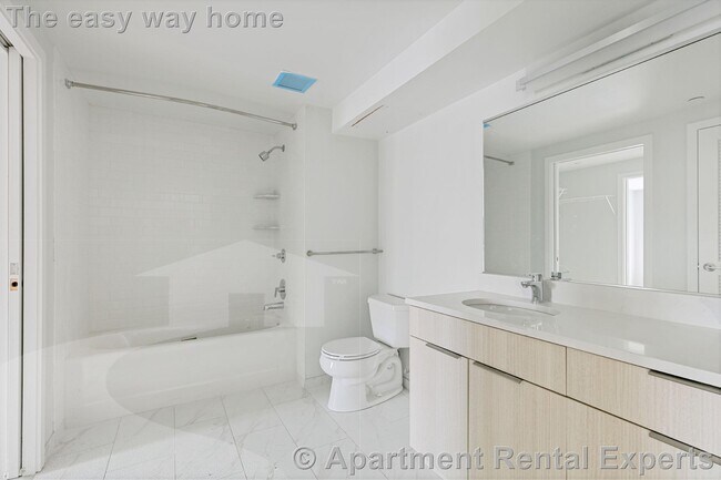 Building Photo - 10 Soden St