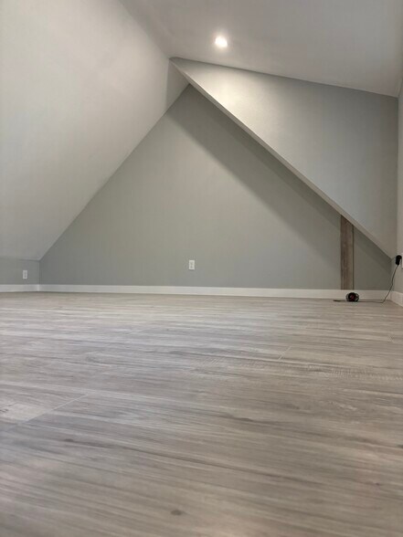 Building Photo - 220 Alamosa Ave