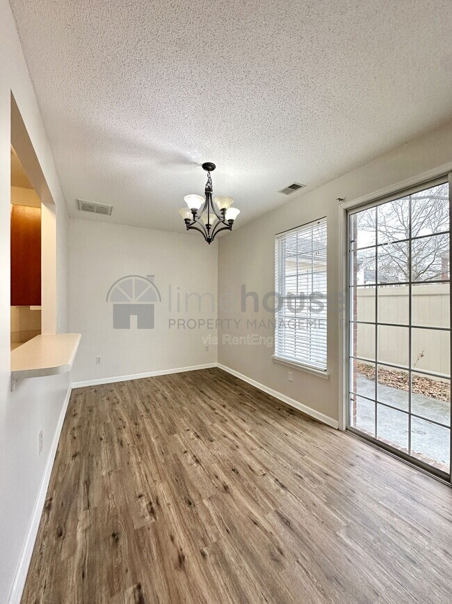 Building Photo - 5872 Ludington Dr