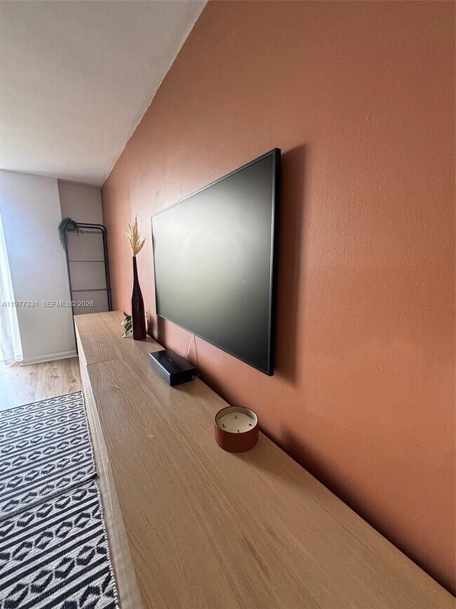 Building Photo - 2350 NE 135th St