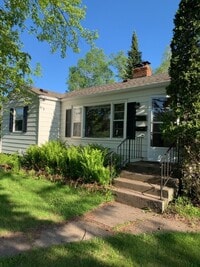 Building Photo - AVAILABLE JUNE - 4 BED 2 BATH