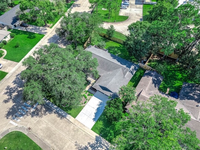 Building Photo - 1616 Redway Ln