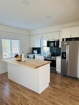 Building Photo - 515 Cow Hill Rd