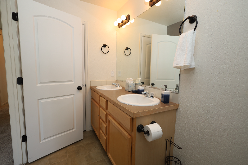 Building Photo - 2507 Lynnhaven Ln