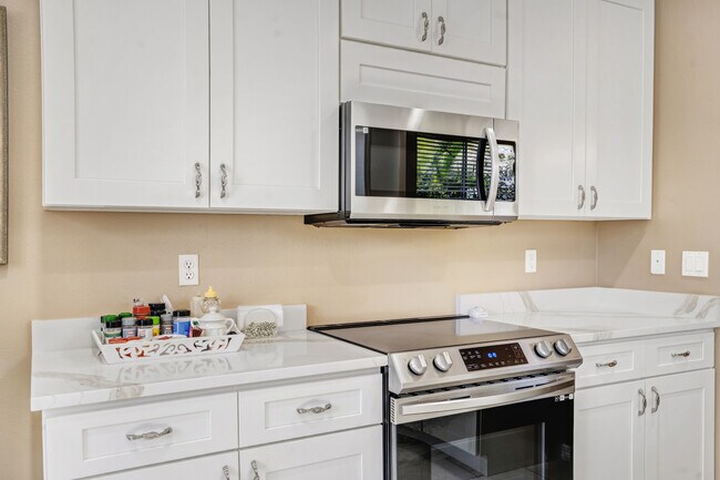 Building Photo - 8982 Founders Cir