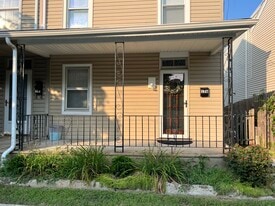 Building Photo - 126 Merion Ave