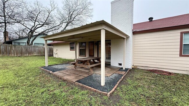 Building Photo - 9837 Childress Dr