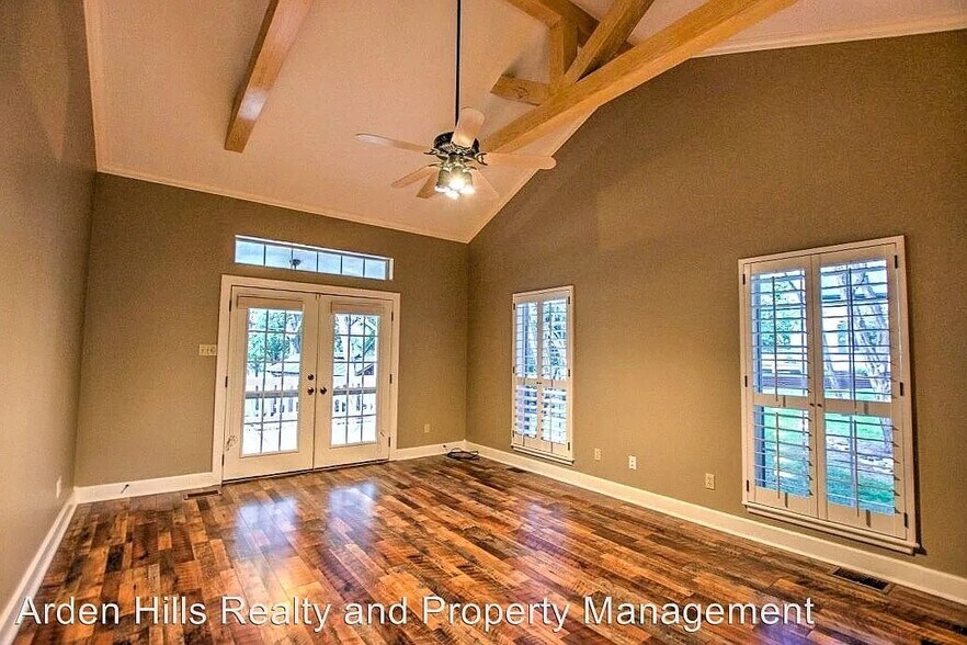 Building Photo - 1708 Quinlan Creek Dr