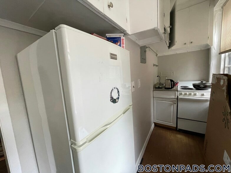 Building Photo - 41 Anderson St