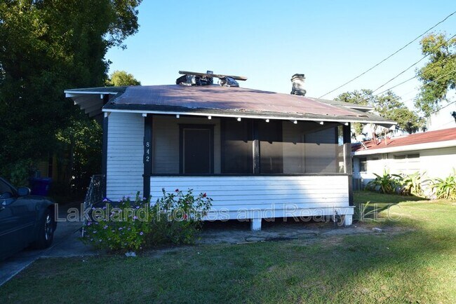 Building Photo - 842 E Lime St