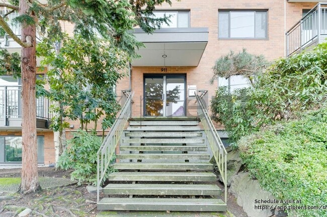 Building Photo - 911 N 73rd St