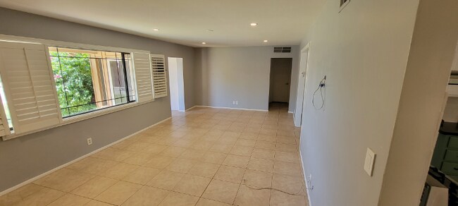 Building Photo - 8044 E Cambridge Ave