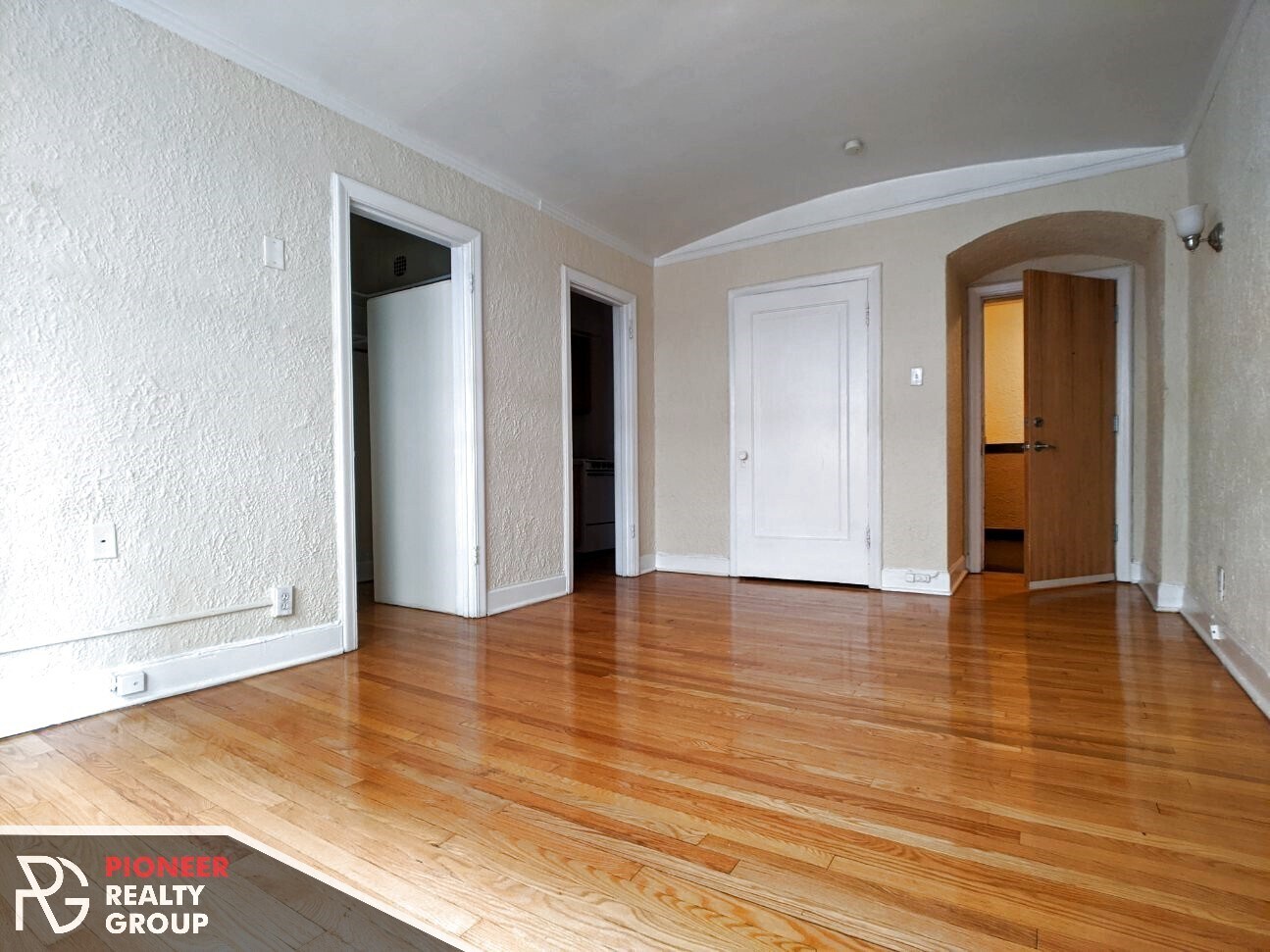 Building Photo - 535 W Arlington Pl