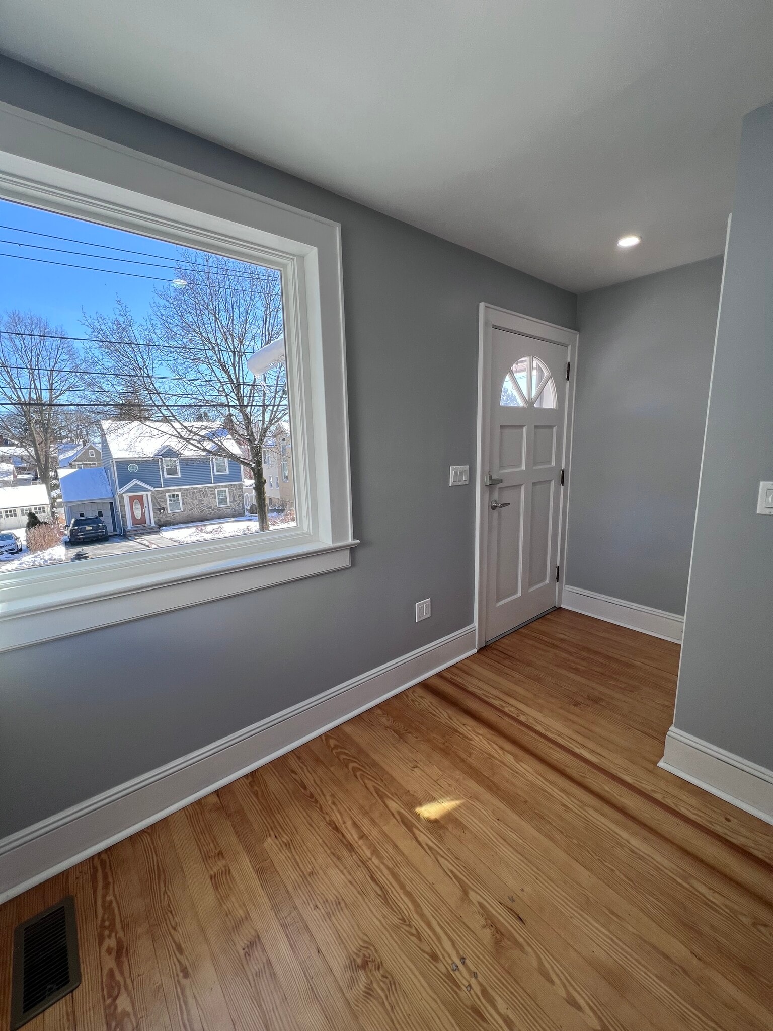 Building Photo - 45 Cathedral Ave